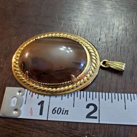 Gold Colored Framed Polished Agate Stone Pendant - Picture 3 of 3